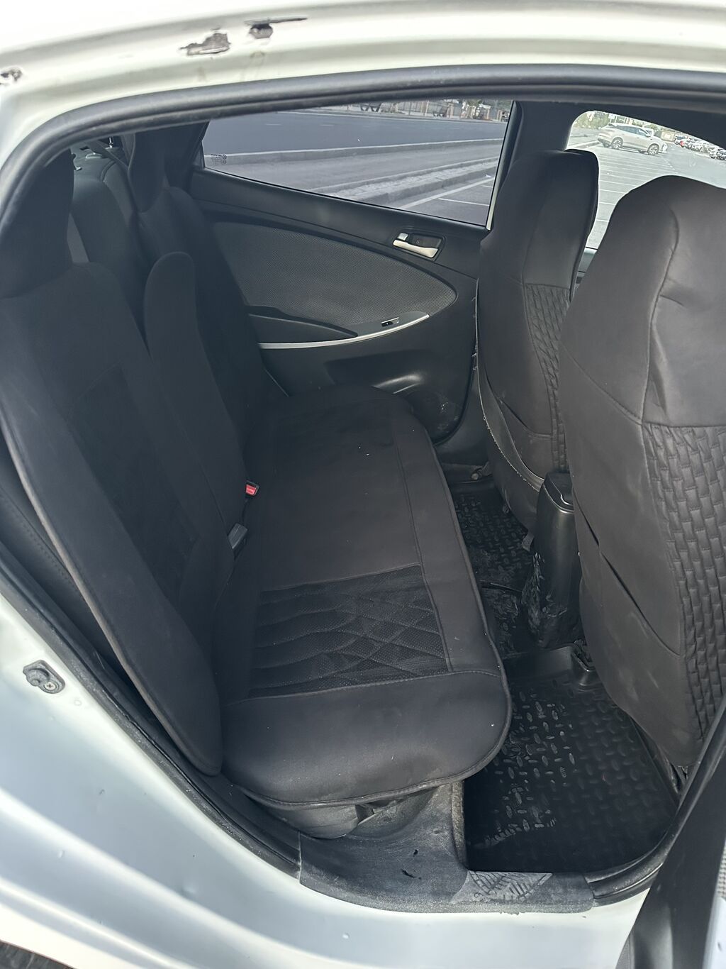 Hyundai Solaris: 2012 г., 1.6 л, Автомат, Бензин, Седан: фото 7