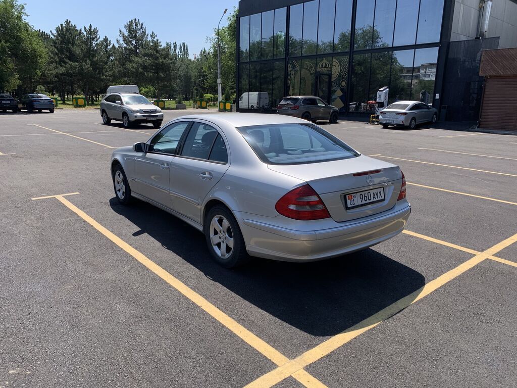Mercedes-Benz E-Class: 2003 г., 3.2 л, Автомат, Бензин, Седан: фото 2