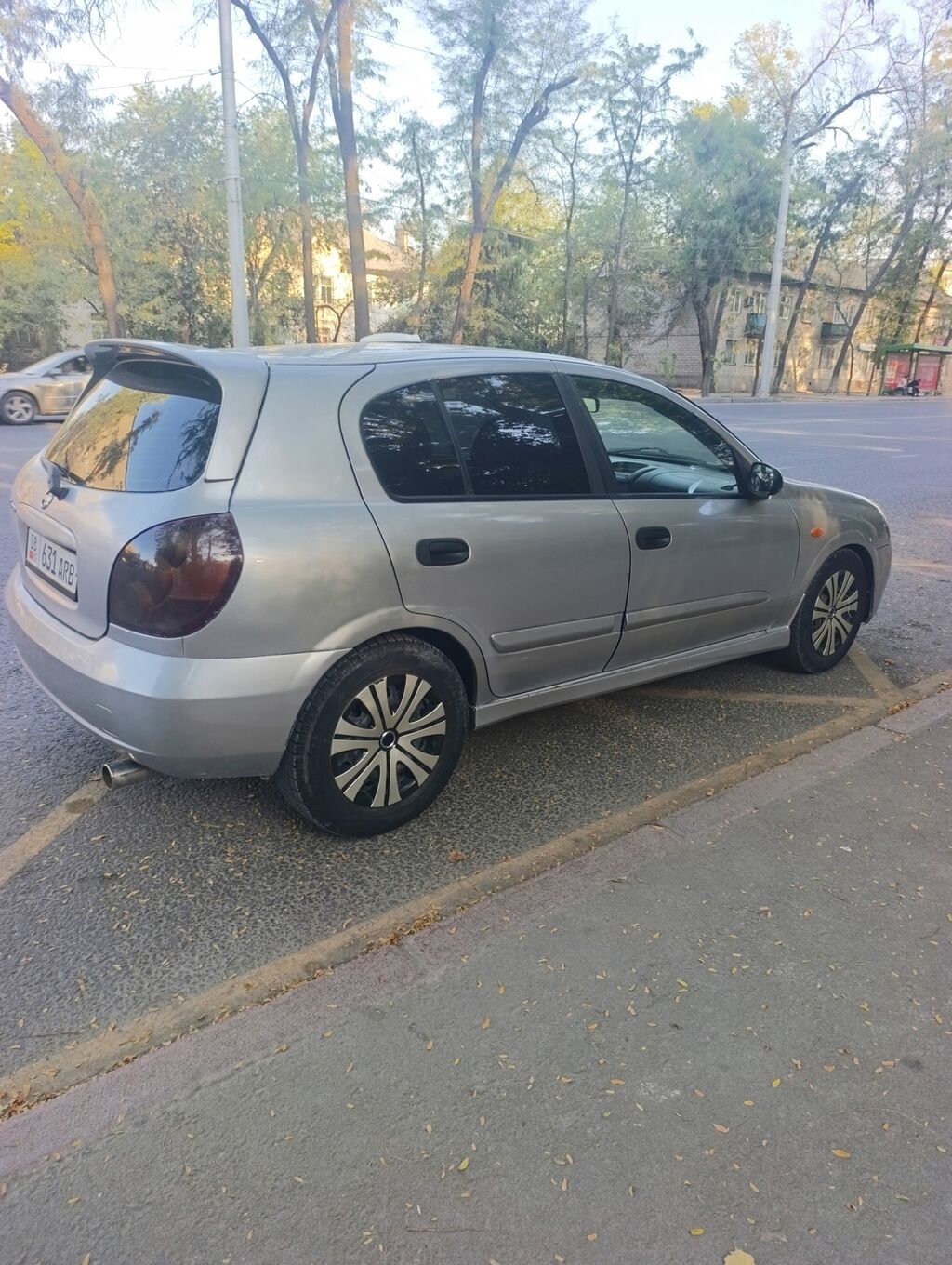 Nissan Almera: 2002 г., 1.5 л, Механика, Бензин, Хэтчбэк: фото 2