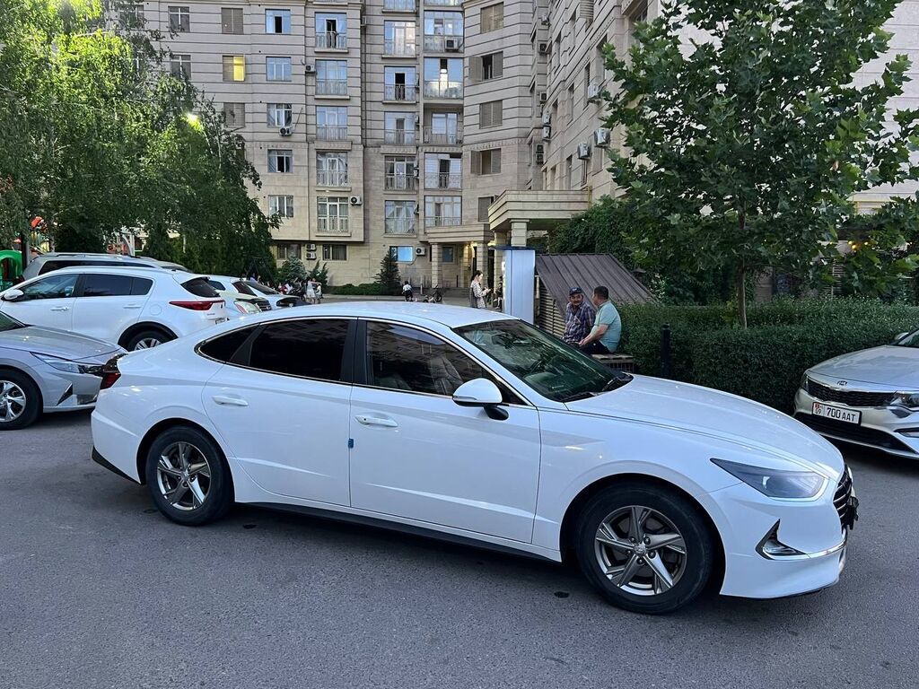 Hyundai Sonata: 2019 г., 2 л, Автомат, Газ, Седан — фото 4