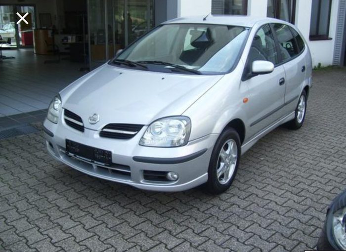 Nissan Almera Tino 2002Рі