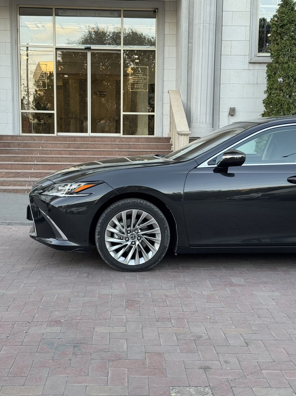 Lexus ES: 2022 г., 2.5 л, Автомат, Гибрид, Седан: фото 4
