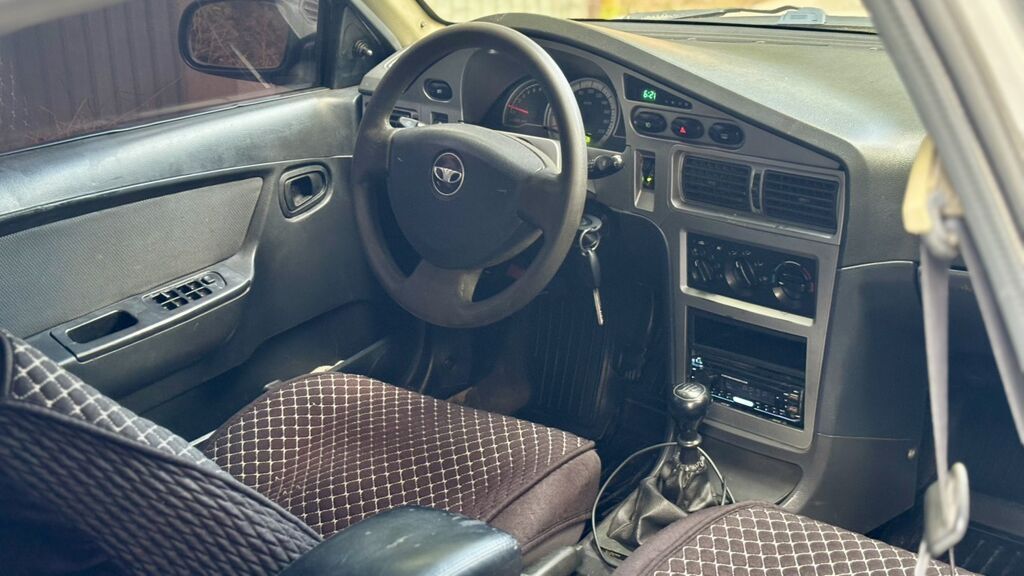 Daewoo Nexia: 2013 г., 1.6 л, Механика, Бензин, Седан: фото 3