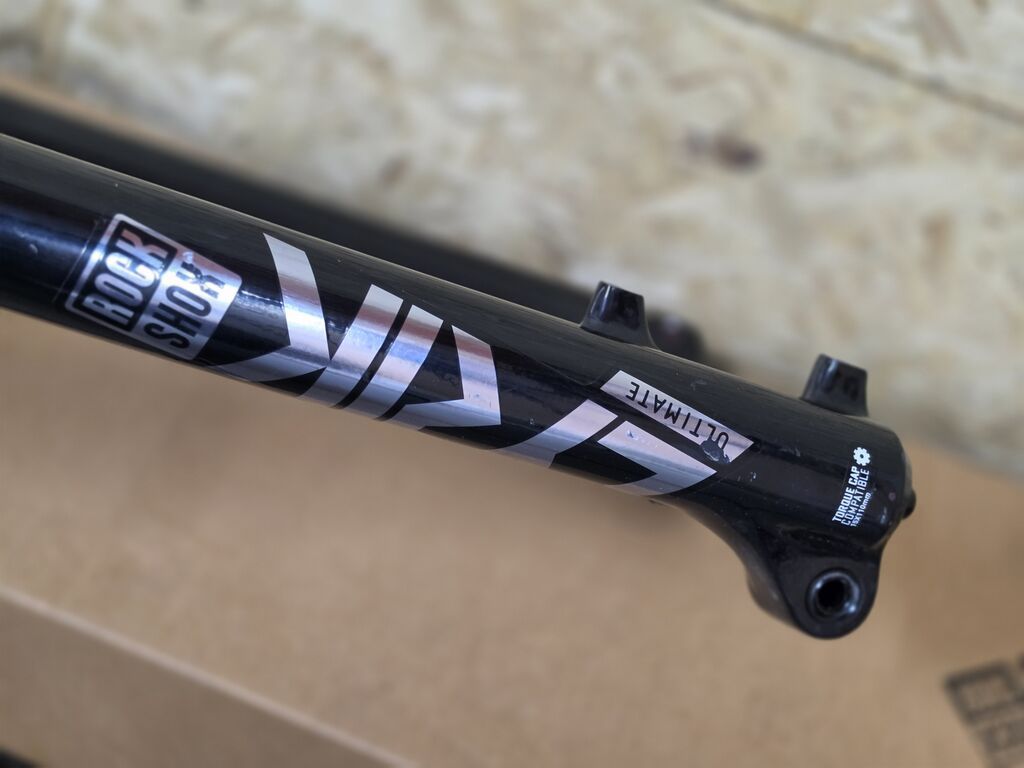 Вилка RockShox Lyrik Ultimate (DebonAir, Charger) - Диаметр колес: фото 6