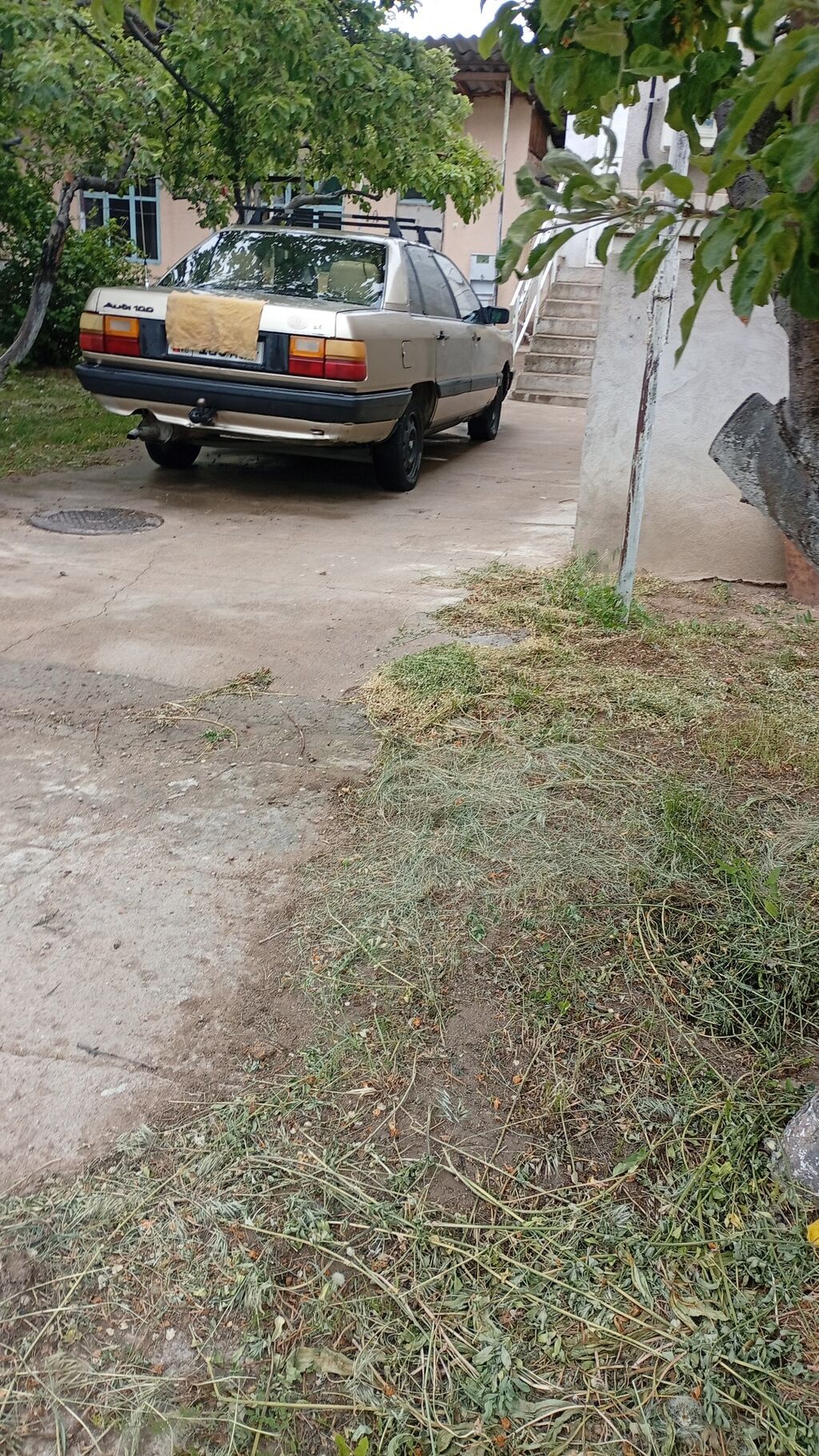 Audi 100: 1985 г., 2.2 л, Механика, Бензин, Седан: фото 7