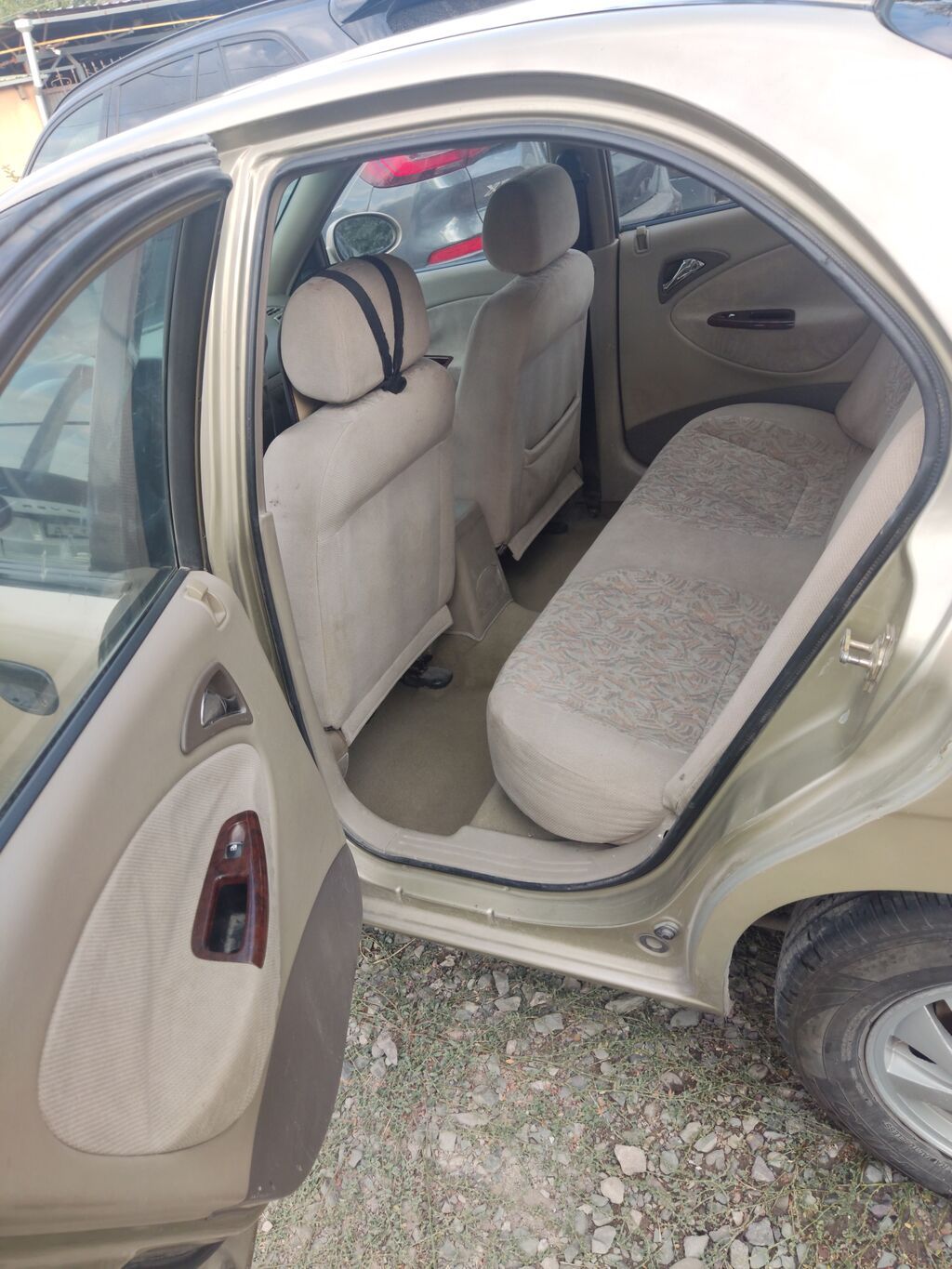 Daewoo Nubira: 1999 г., 1.5 л, Механика, Бензин, Седан: фото 2