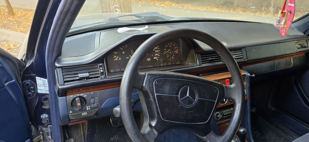 Mercedes-Benz W124: 1993 г., 3.2 л, Автомат, Бензин, Седан: фото 7