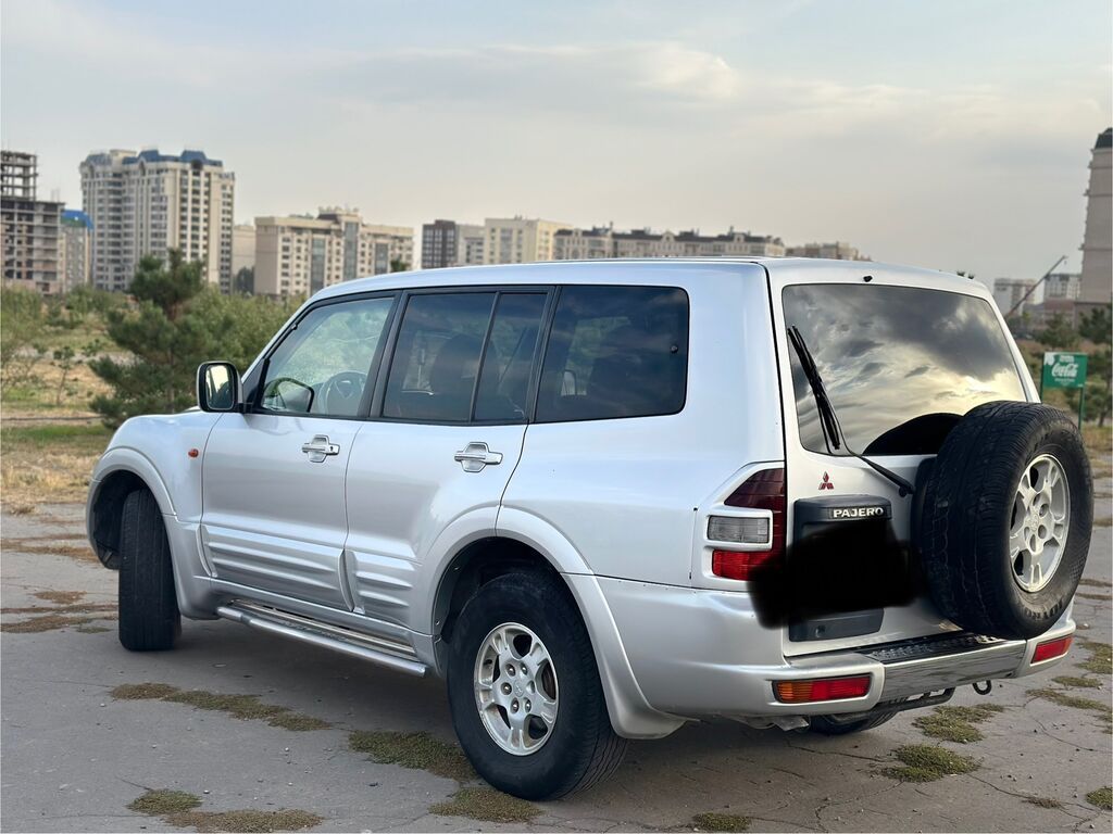 Mitsubishi Pajero: 2001 г., 3.2 л, Механика, Дизель, Внедорожник: фото 3
