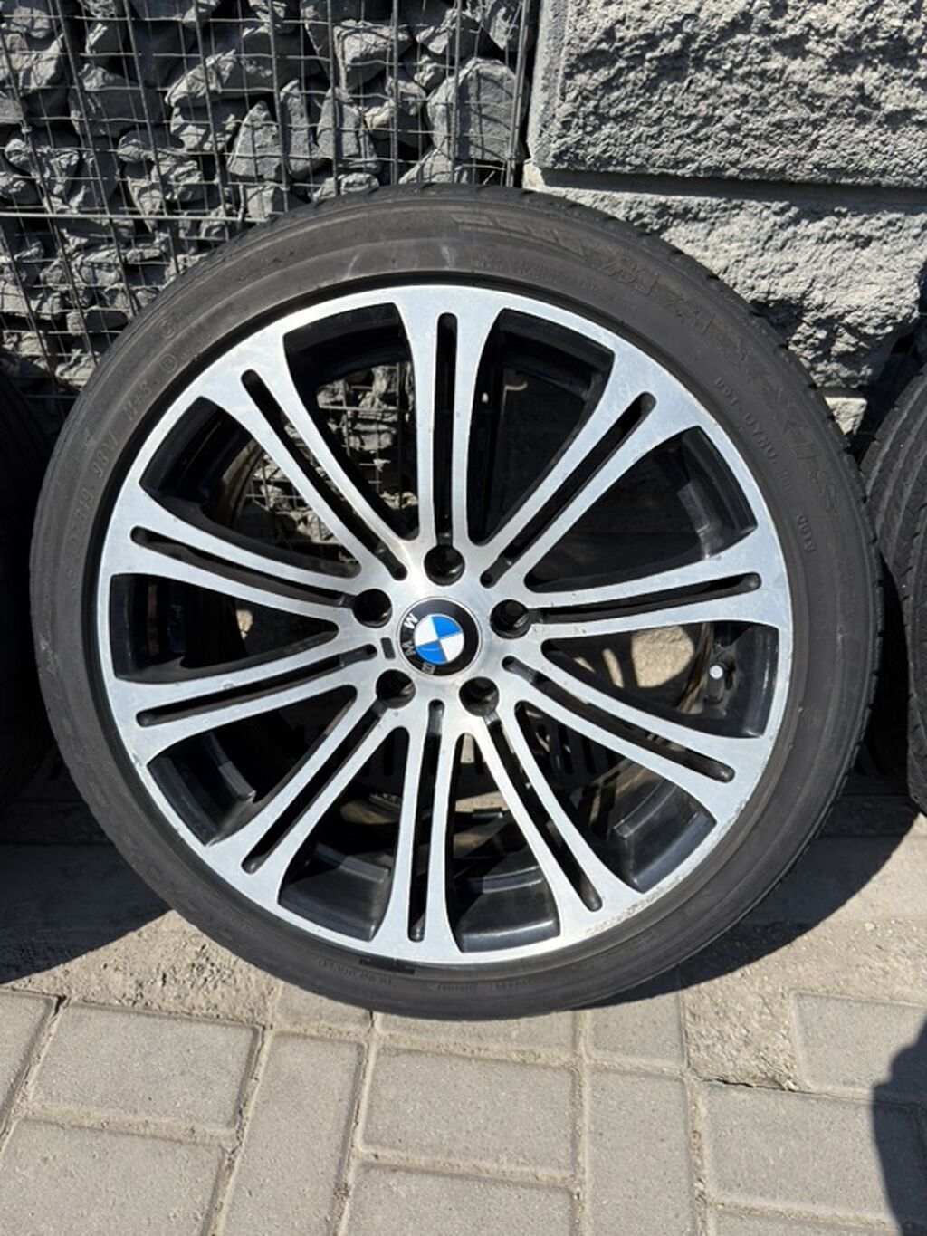 Колеса в сборе 275 / 40 / R 19, Лето, Б/у, Комплект, Легковые, Литые, отверстий - 5: фото 4