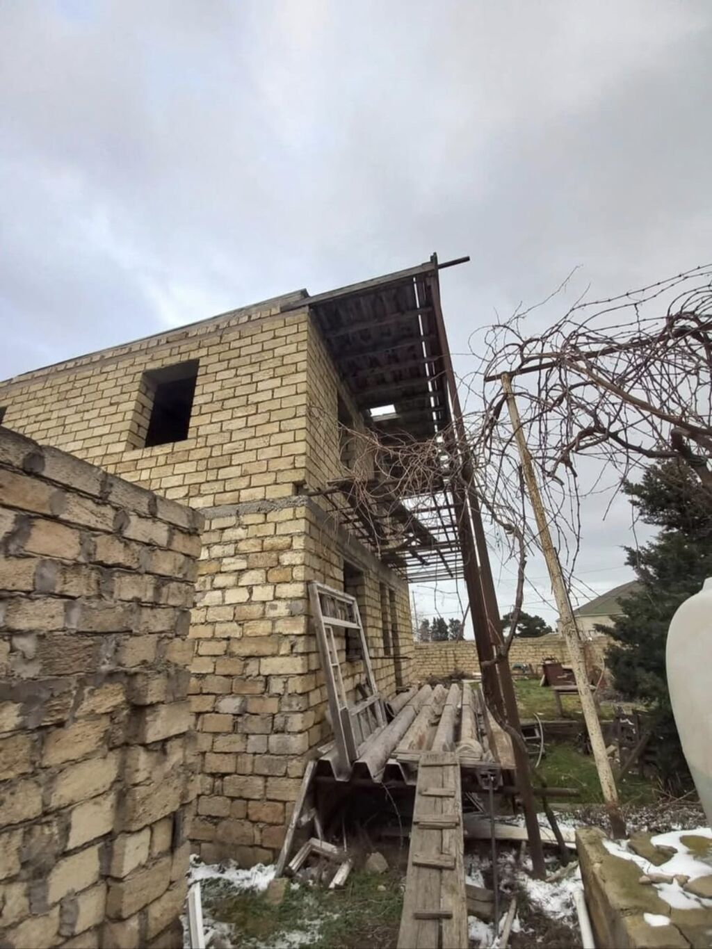 6 otaqlı, 150 kv. m, Kredit yoxdur, Təmirsiz