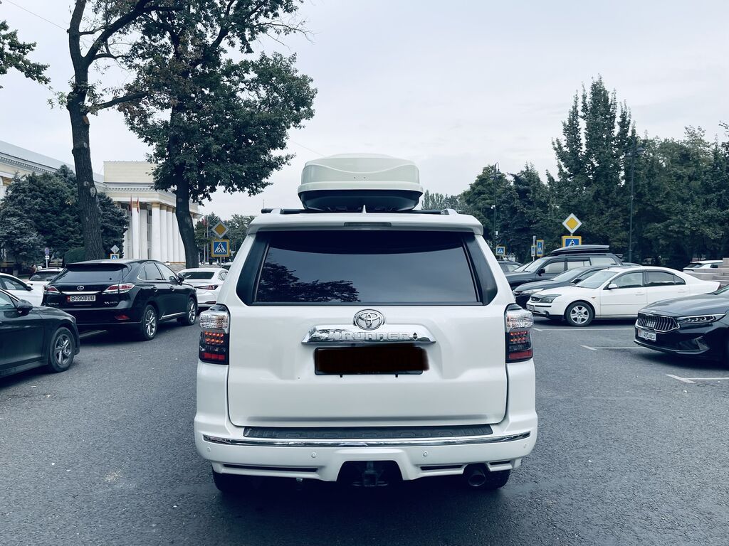 Toyota 4Runner: 2018 г., 4 л, Автомат, Газ, Внедорожник: фото 5