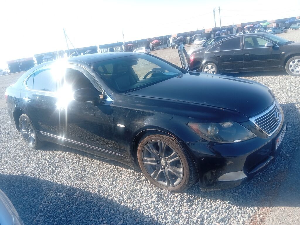 Lexus LS: 2007 г., 4.6 л, Автомат, Бензин, Седан: фото 2