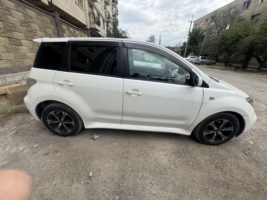Toyota Ist: 2003 г., 1.5 л, Автомат, Бензин, Хэтчбэк: фото 6