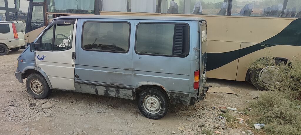 Ford Transit: 1990 г., 2.5 л, Механика, Дизель, Фургон: фото 2
