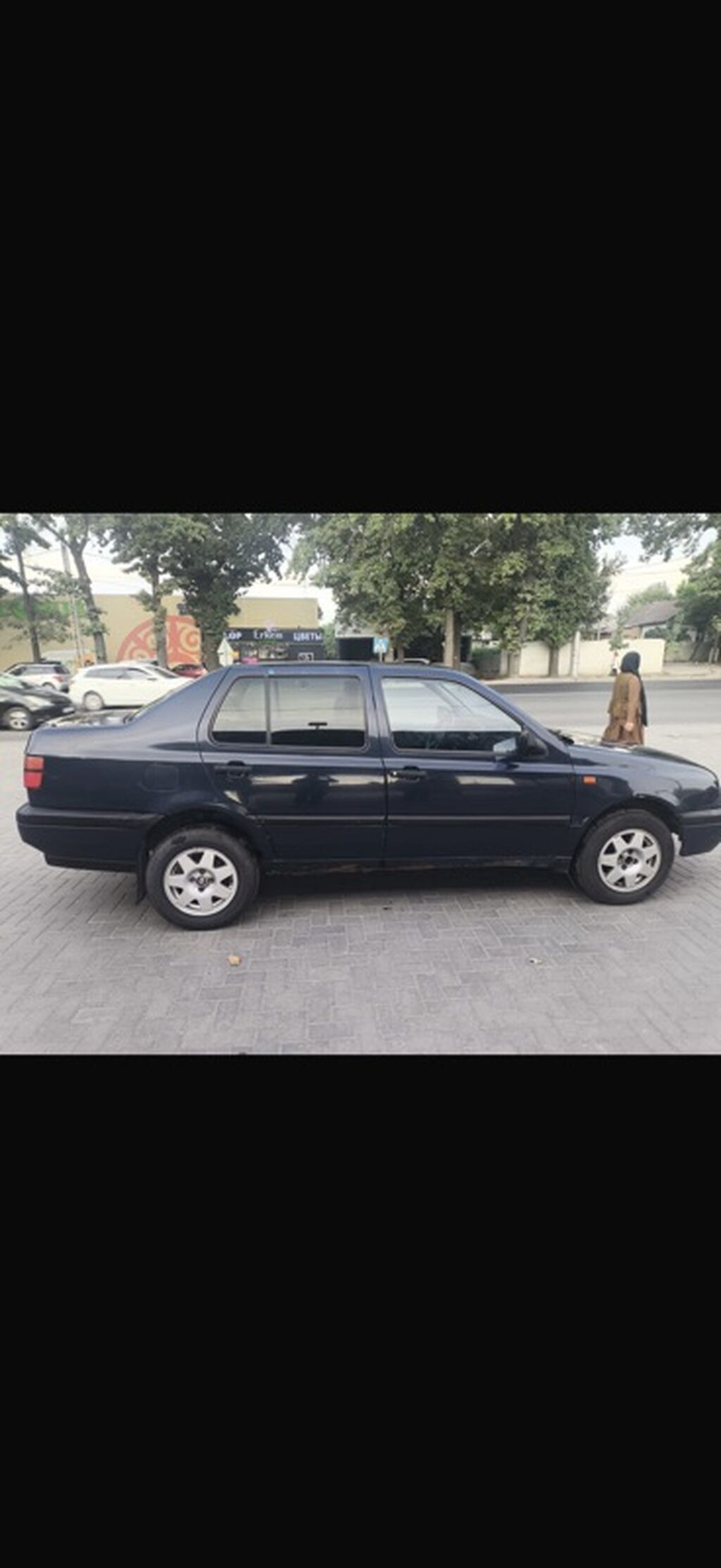 Volkswagen Vento: 1993 г., Механика, Бензин, Седан: фото 4