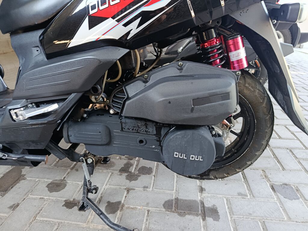 Скутер DUL DUL X (черный) - Кузов: городской/туринговый, агрессивный: фото 8