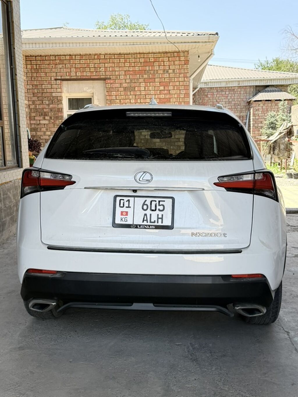 Lexus NX: 2016 г., 2 л, Автомат, Бензин, Кроссовер: фото 4