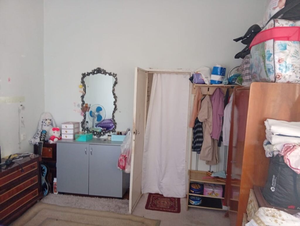 Geniş və işıqlı mənzil təqdim olunur. Xüsusiyyətlər: - Böyük qonaq
