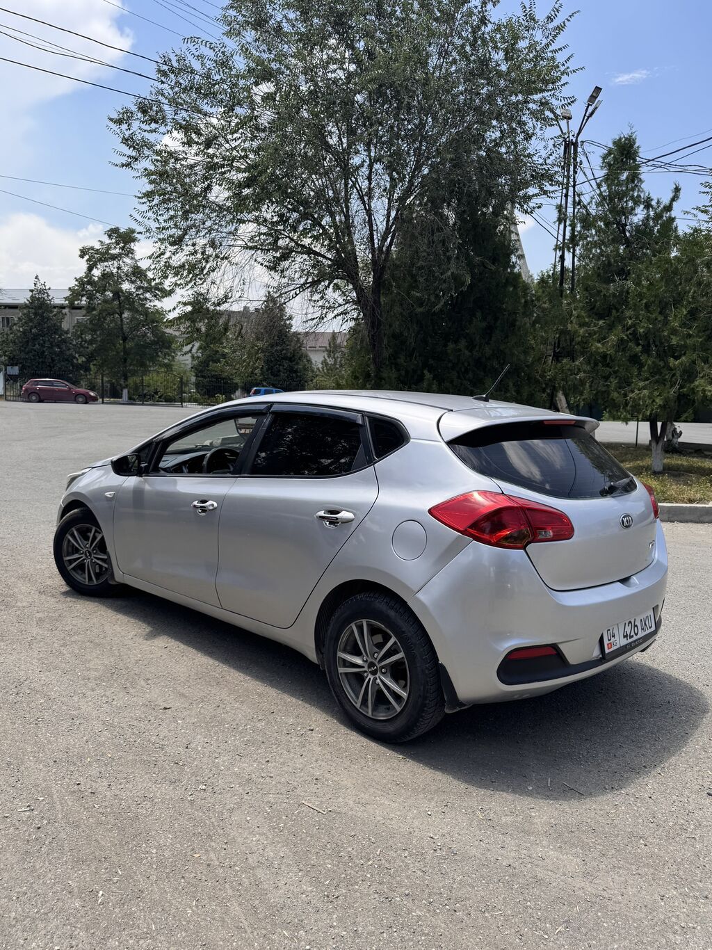 Kia Ceed: 2013 г., 1.6 л, Механика, Бензин, Хэтчбэк: фото 4