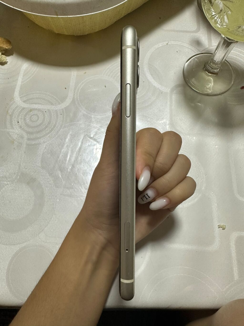 IPhone 11, белый цвет минусов нет чехлы в подарок Характеристики и: фото 2