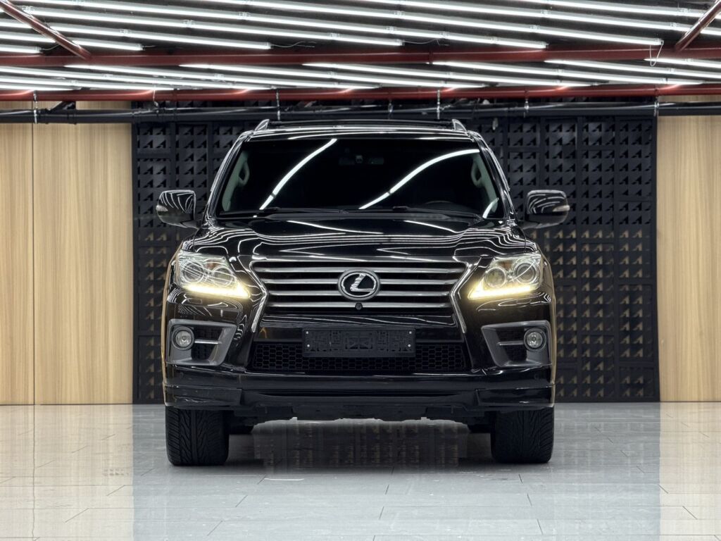 Lexus LX: 2012 г., 5.7 л, Автомат, Бензин, Внедорожник: фото 3