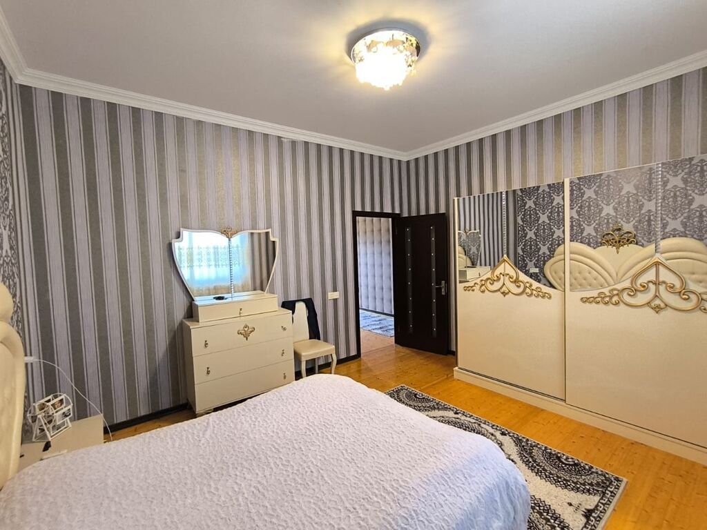 6 otaqlı, 165 kv. m, Kredit yoxdur, Orta təmir