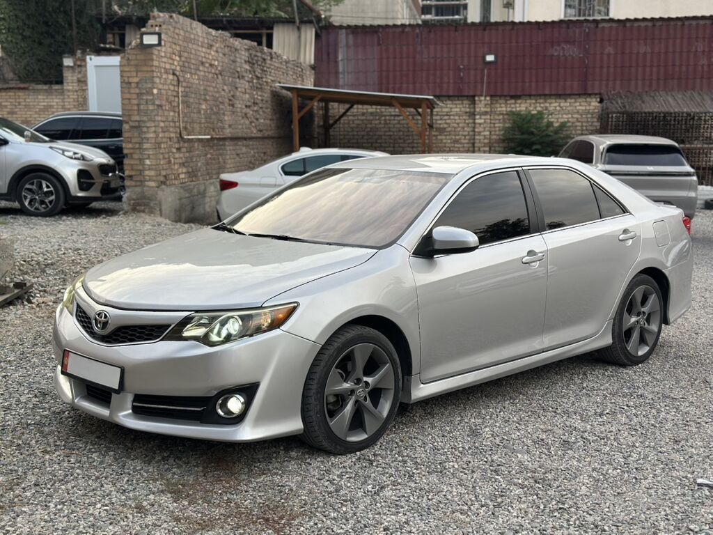 Toyota Camry: 2011 г., 3.5 л, Автомат, Бензин, Седан: фото 2