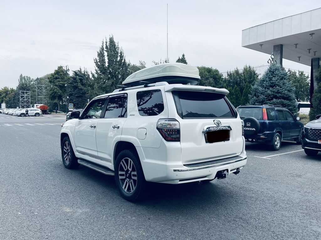 Toyota 4Runner: 2018 г., 4 л, Автомат, Газ, Внедорожник: фото 4