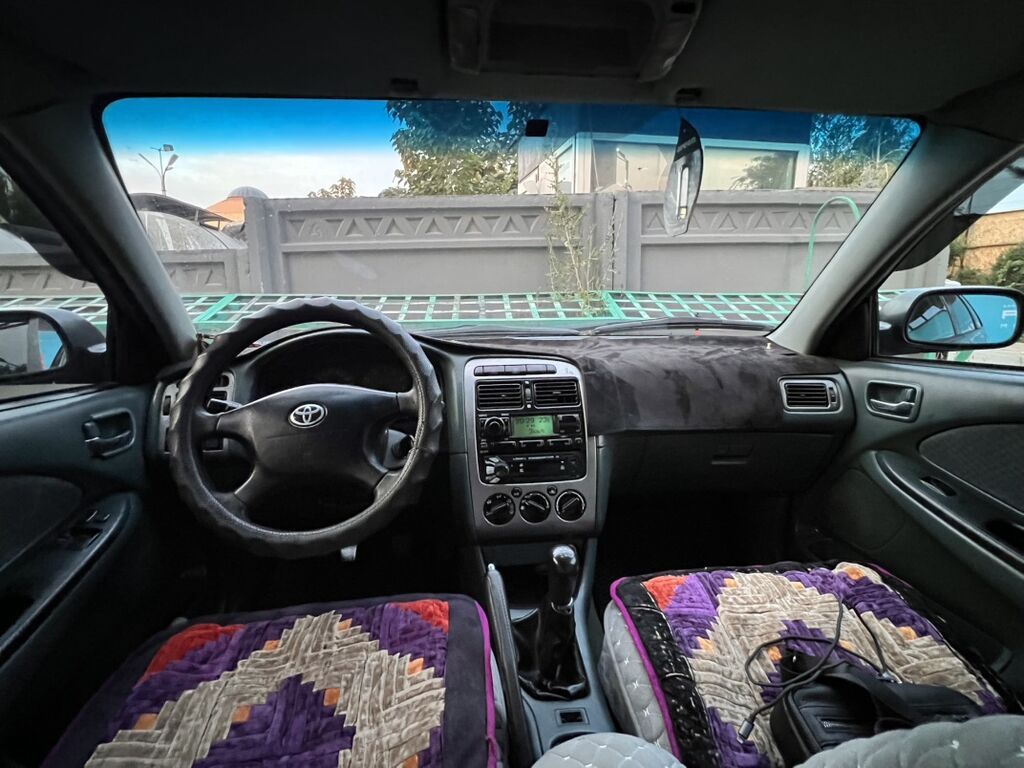 Toyota Avensis: 2001 г., 1.8 л, Механика, Бензин, Универсал: фото 3