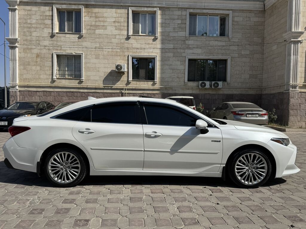 Toyota Avalon: 2020 г., 2.5 л, Автомат, Гибрид, Седан: фото 2