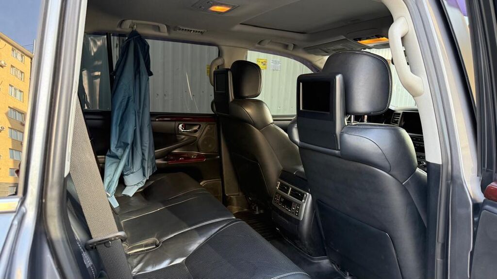 Lexus LX: 2015 г., 5.7 л, Автомат, Бензин, Внедорожник: фото 3