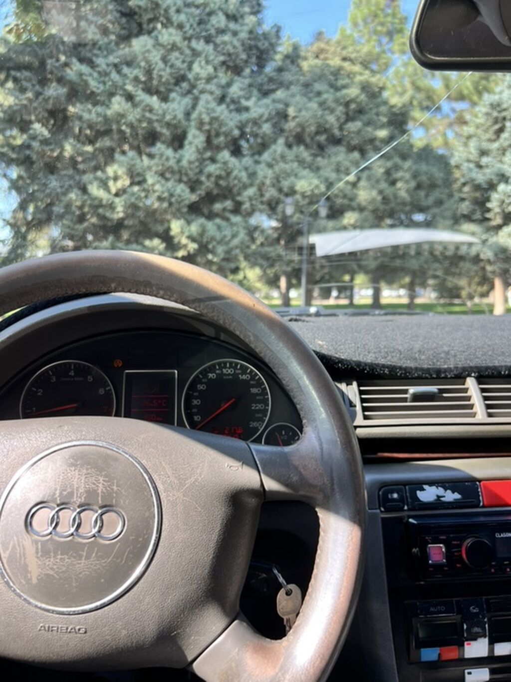 Audi A4: 2002 г., 1.8 л, Механика, Бензин, Седан: фото 8