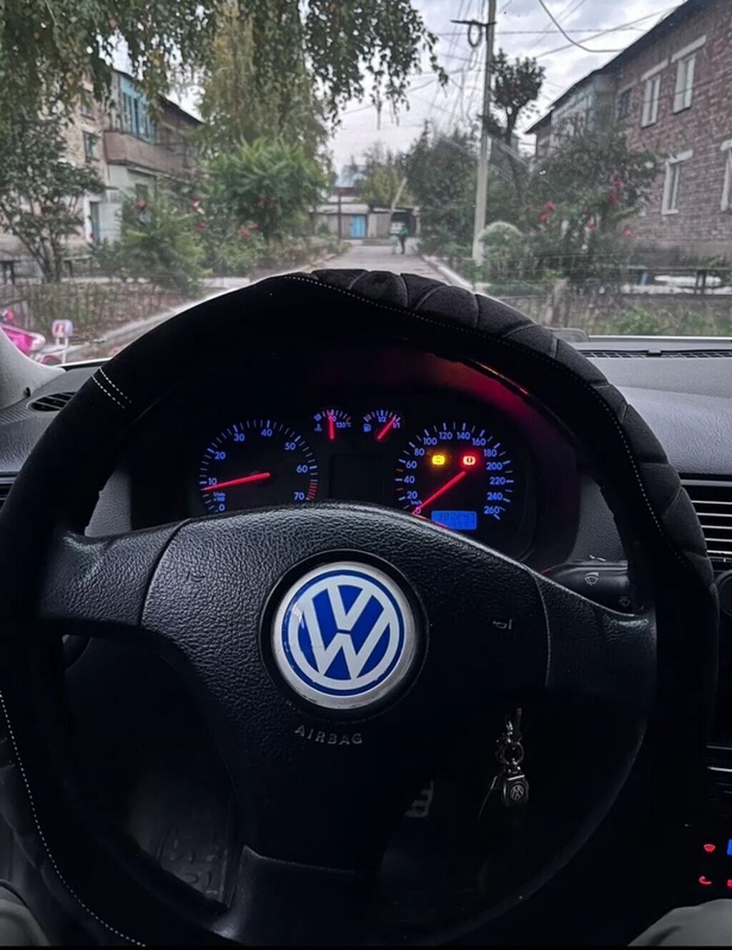 Volkswagen Bora: 2002 г., Седан: фото 3
