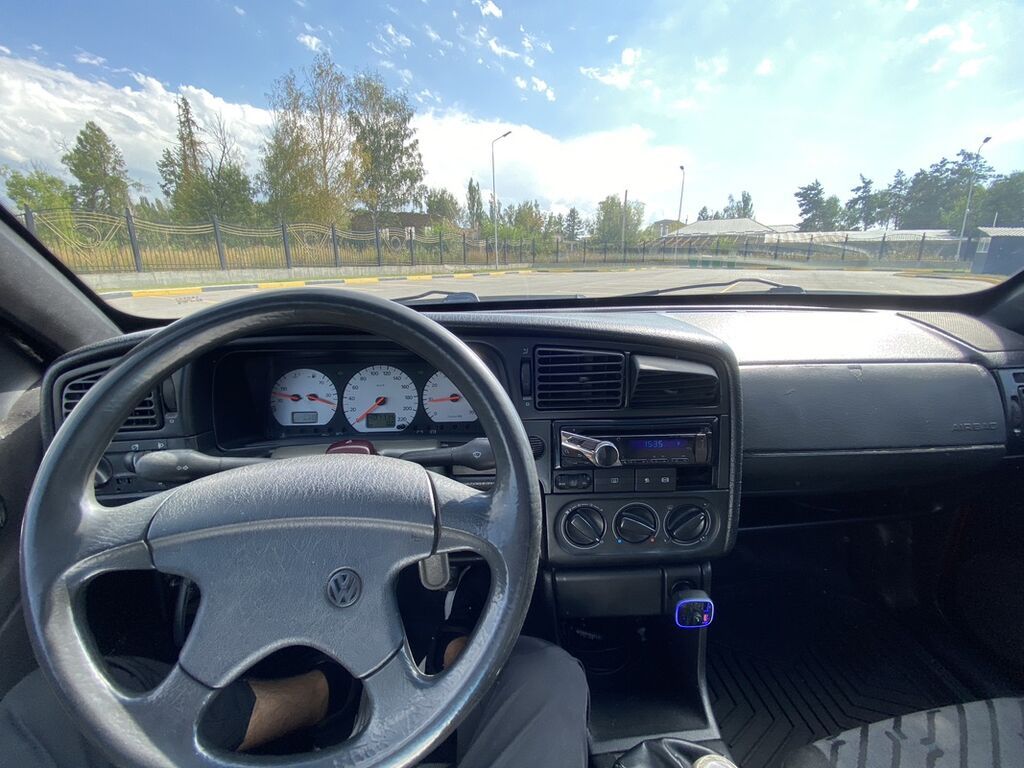 Volkswagen Passat: 1996 г., 1.8 л, Механика, Бензин, Седан: фото 5