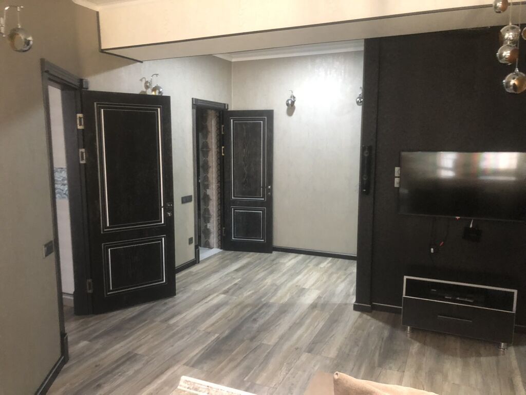 2 комнаты, 50 м², Дордой Плаза ТРЦ Элитка, 11 этаж, Дизайнерский ремонт: фото 1