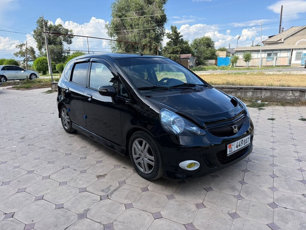 Honda Jazz: 2008 г., 1.3 л, Автомат, Бензин, Хэтчбэк: фото 3