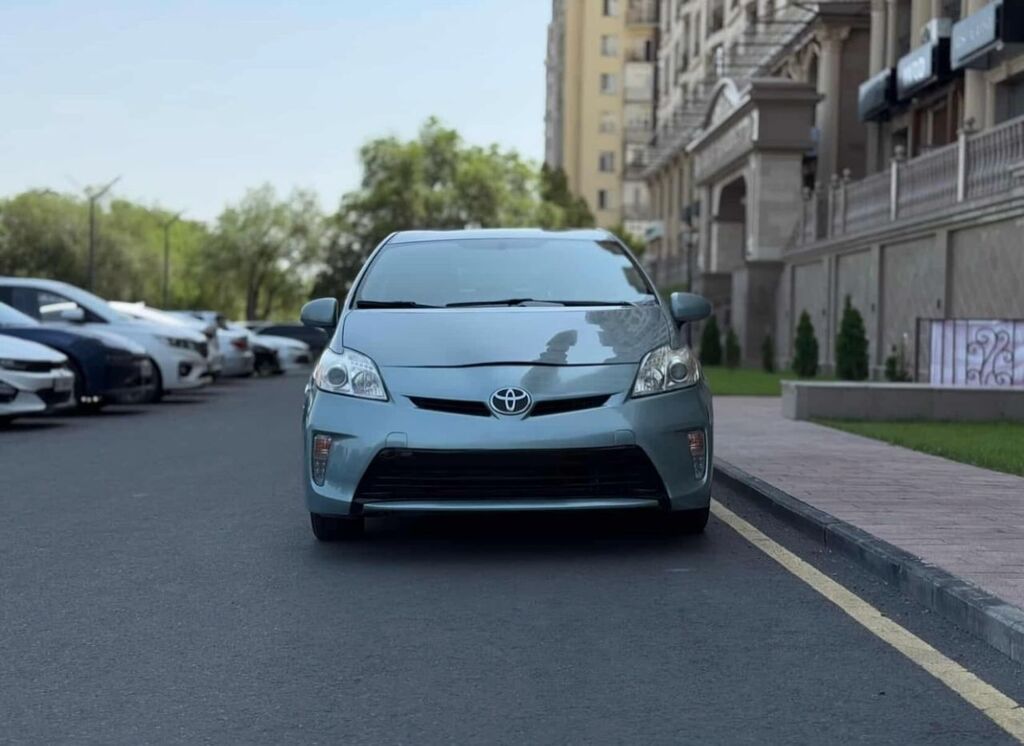 Toyota Prius: 2013 г., Вариатор, Гибрид, Хэтчбэк: фото 4