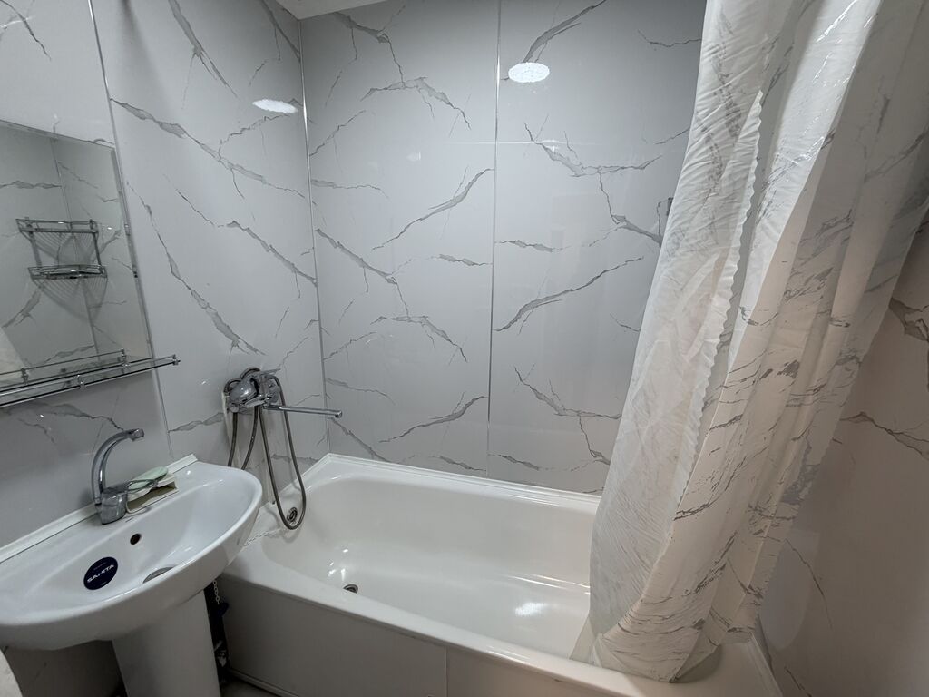 2 комнаты, 48 м², 7 мкр 105 серия, 1 этаж, Евроремонт: фото 6