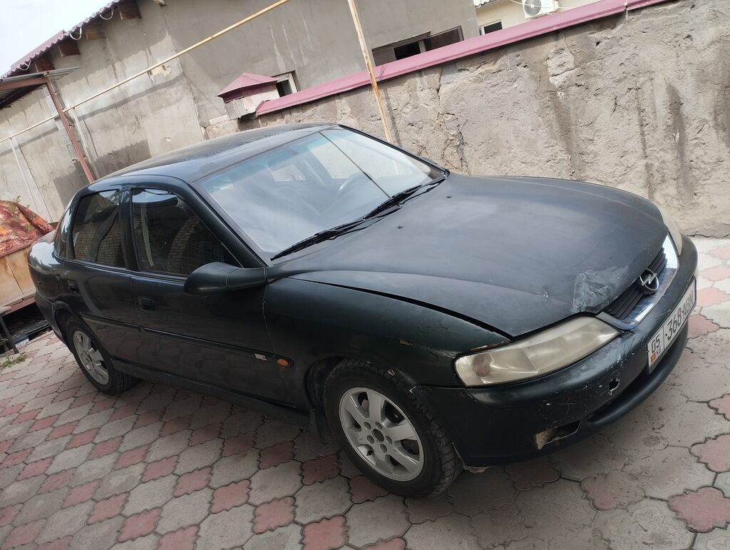 Opel Vectra: 2000 г., 1.8 л, Механика, Бензин, Седан: фото 4
