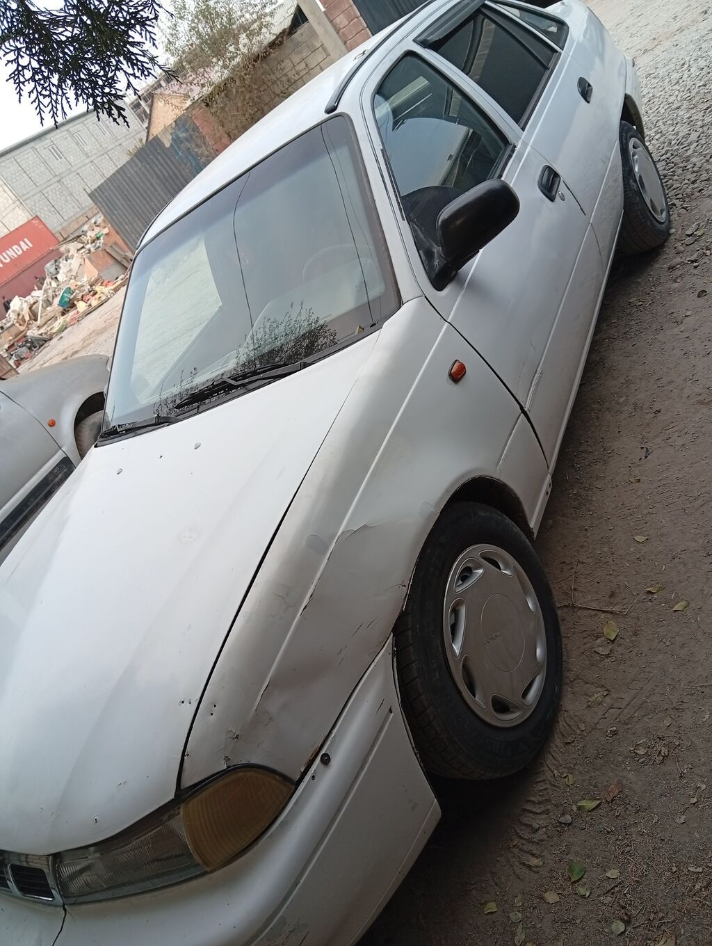 Daewoo Nexia: 1996 г., 1.5 л, Механика, Бензин, Седан: фото 4