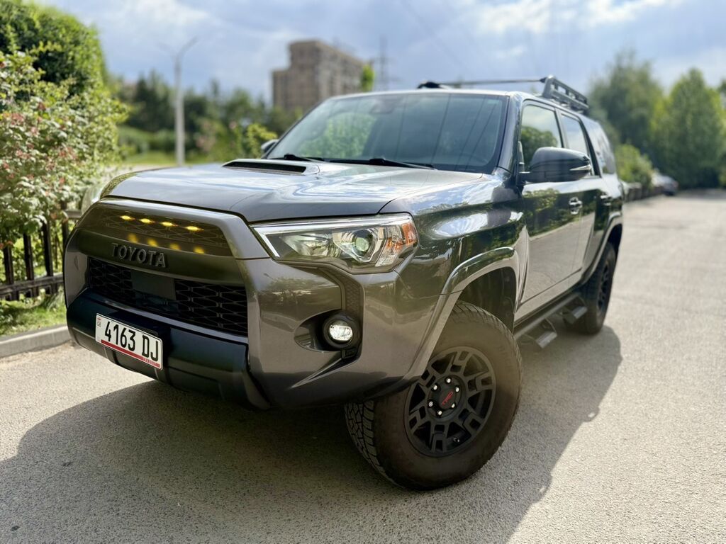 Toyota 4Runner: 2020 г., 4 л, Автомат, Бензин, Внедорожник: фото 3