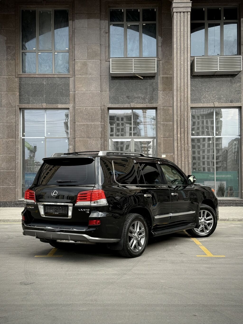 Lexus LX: 2014 г., 5.7 л, Автомат, Газ, Внедорожник: фото 3