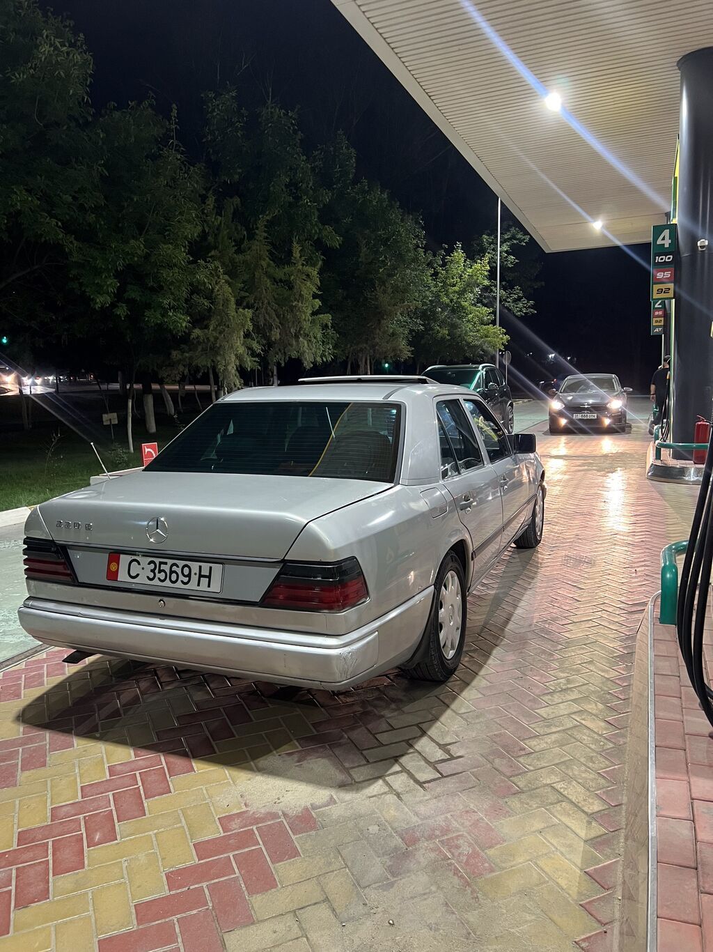 Mercedes-Benz W124: 1989 г., 2 л, Механика, Бензин, Седан: фото 5