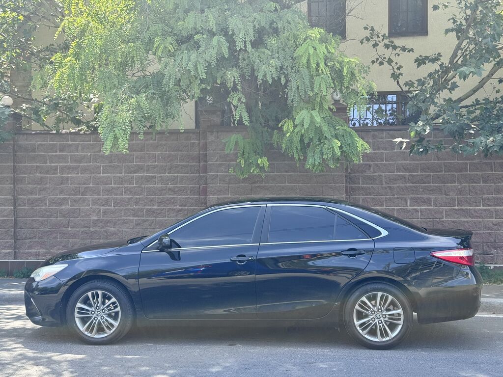 Toyota Camry: 2016 г., 2.5 л, Автомат, Бензин, Седан: фото 2