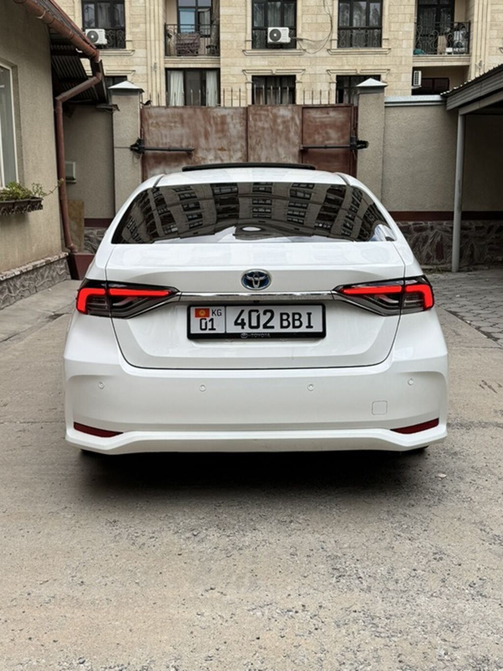 Toyota Corolla: 2023 г., 1.8 л, Вариатор, Гибрид, Седан: фото 6