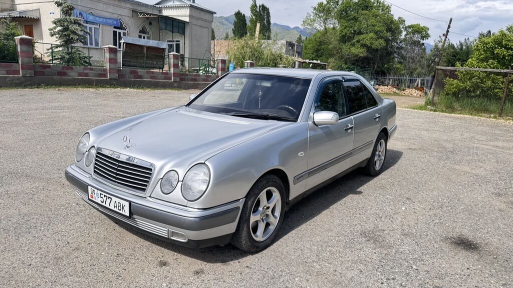 Mercedes-Benz E-Class: 1997 г., 2.3 л, Автомат, Бензин, Седан: фото 3