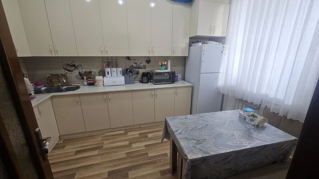 4 otaqlı, 130 kv. m, Kredit yoxdur, Yeni təmirli