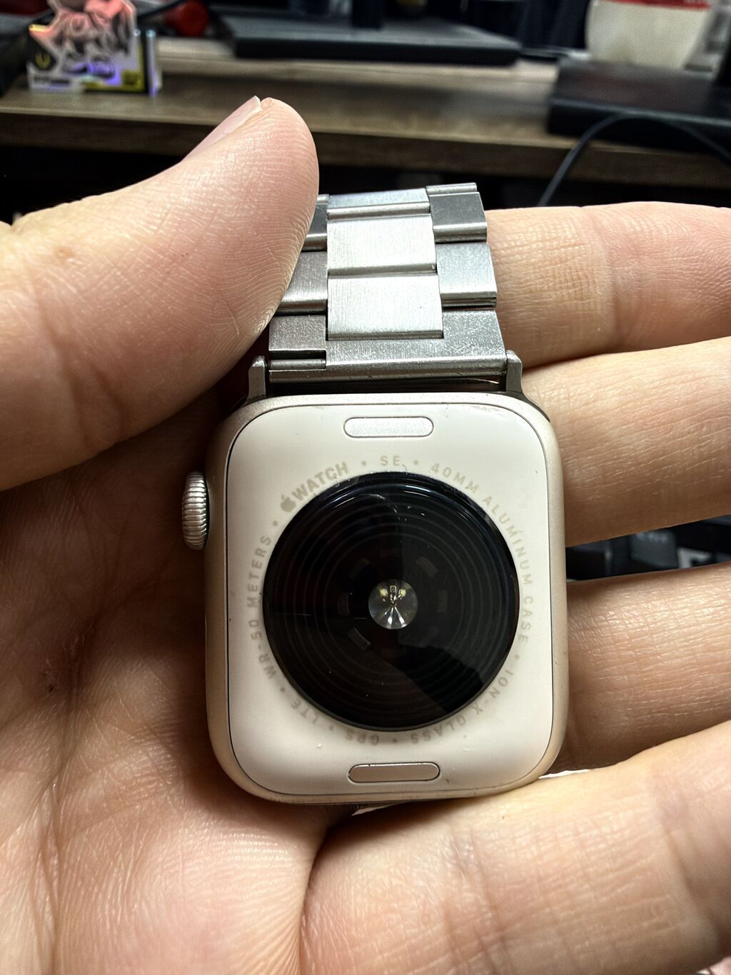 Apple Watch SE 40mm в комплекте коробка, сами часы, родная зарядка: фото 2