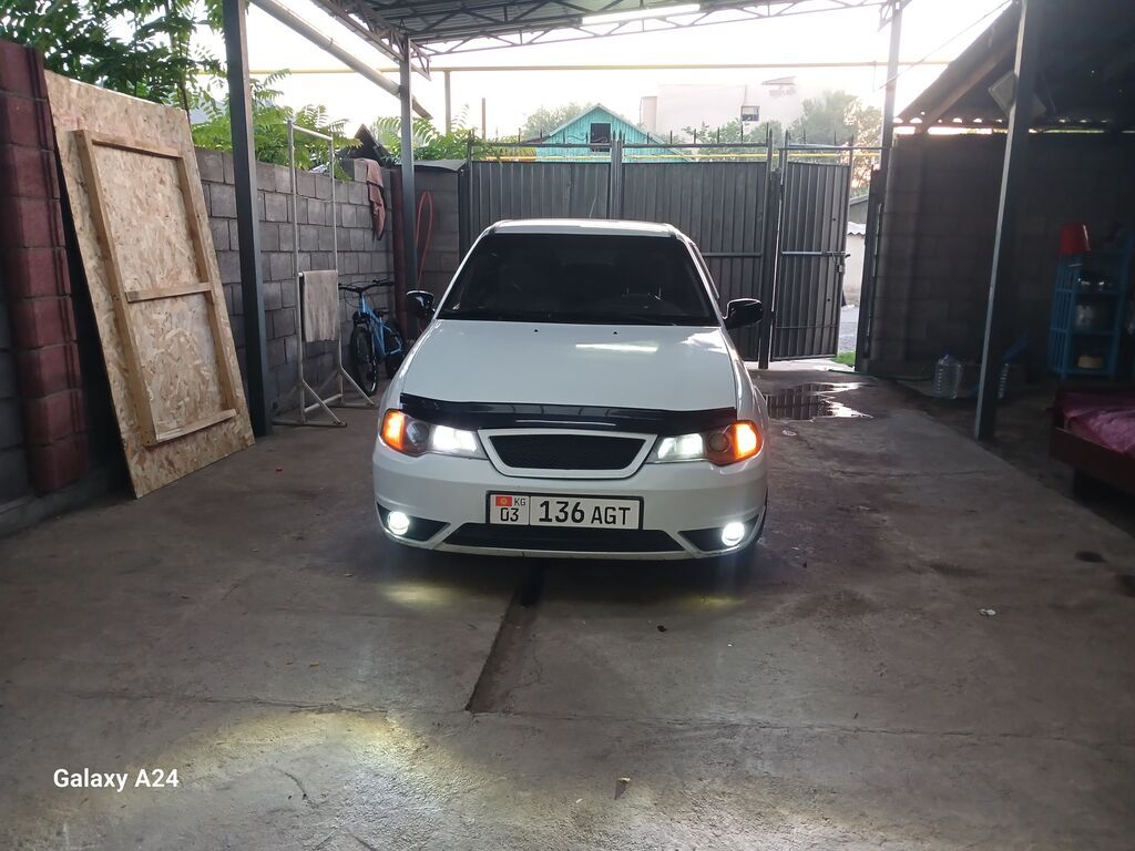 Daewoo Nexia: 2012 г., 1.6 л, Механика, Бензин, Седан: фото 4
