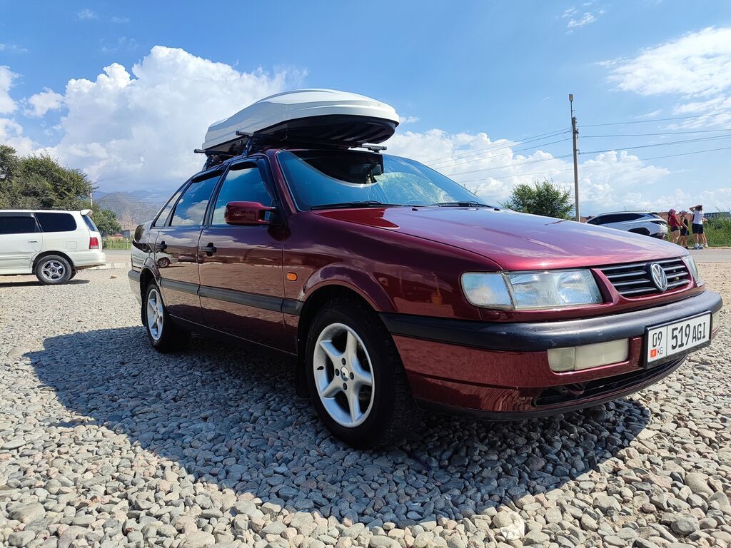 Volkswagen Passat: 1994 г., 1.8 л, Механика, Бензин, Седан: фото 1